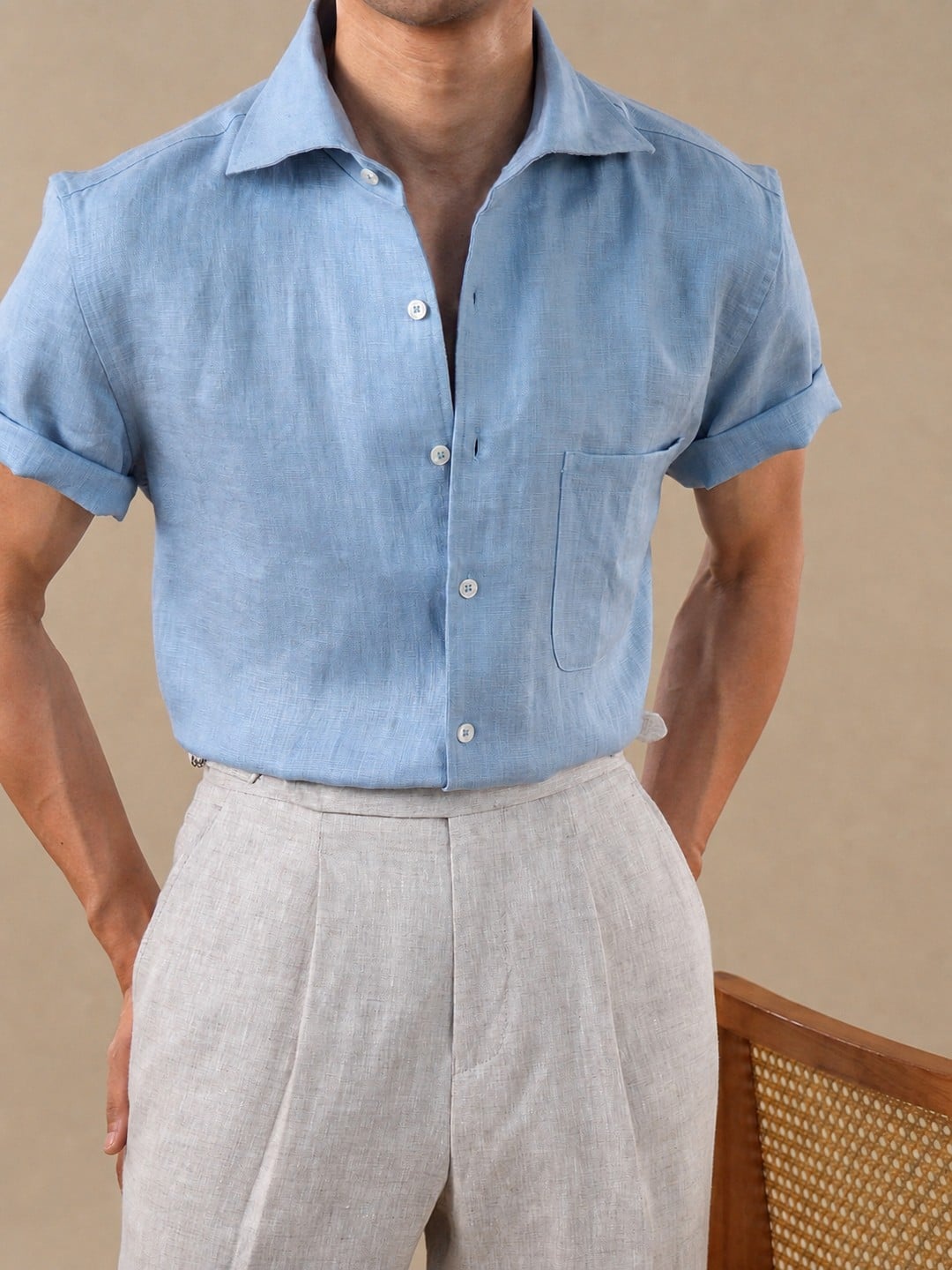 Men's Lightweight 100% Linen Italian Short Sleeve Shirt 1 Men's sky blue 100% linen relaxed short sleeve shirt with Italian one-piece collar